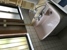 豊田市双美町にて洗面台水漏れで洗面台交換(Before)